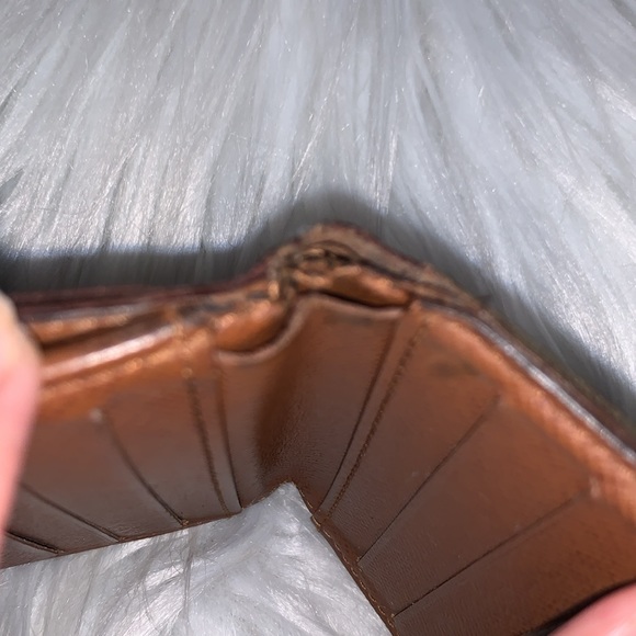 Louis Vuitton Elise Wallet - Picture 13 of 15